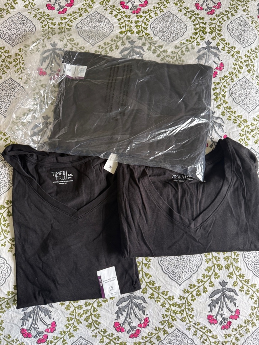 4x Time and Tru Black V-Neck Tee Set